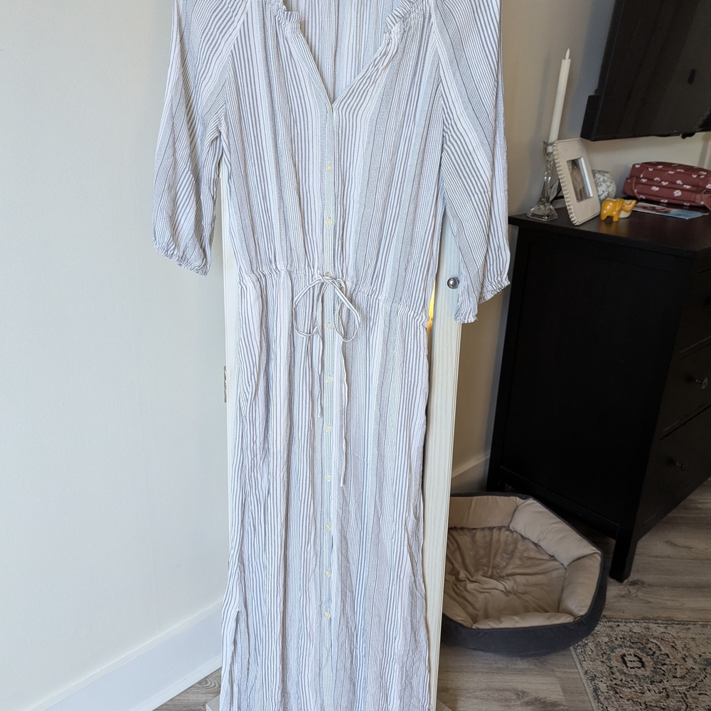 GAP Black and White Striped Garment